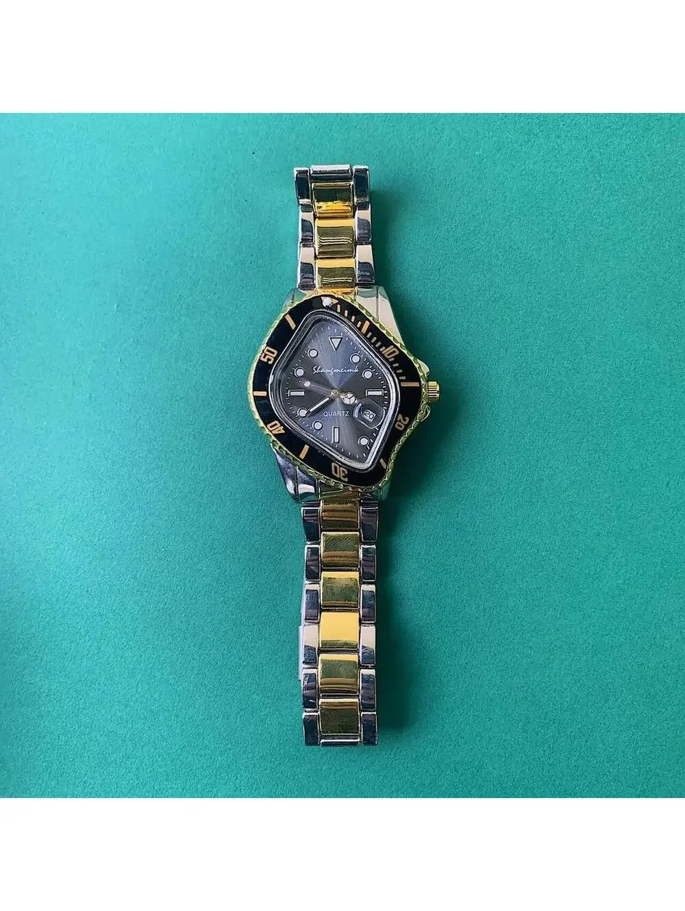 Classy Y2K Vintage Minimalist Warped Oval Retro Stainless Steel Watch Unisex